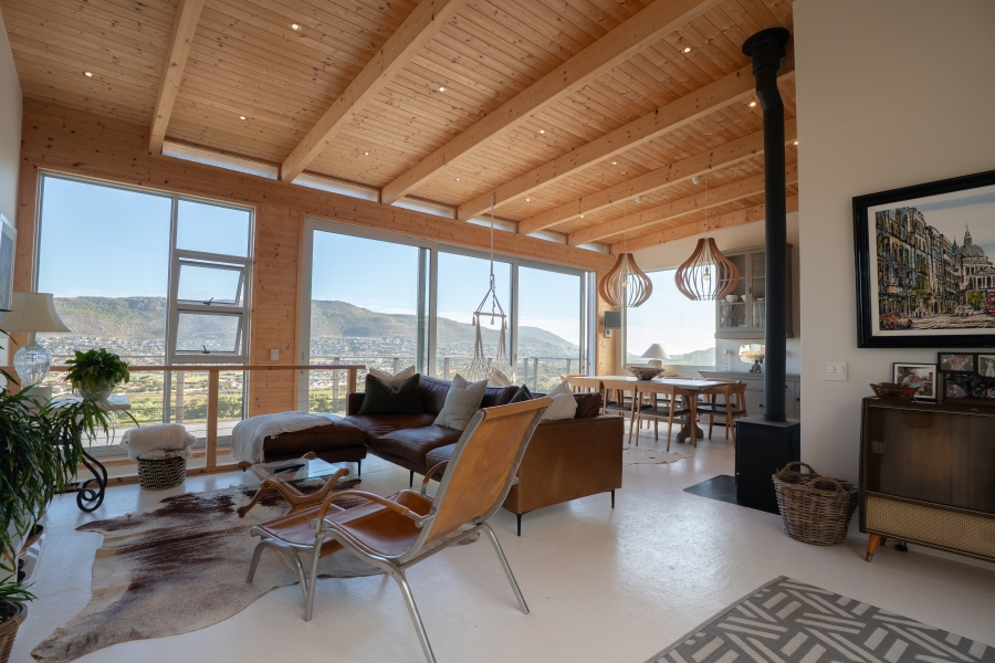 3 Bedroom Property for Sale in Clovelly Western Cape